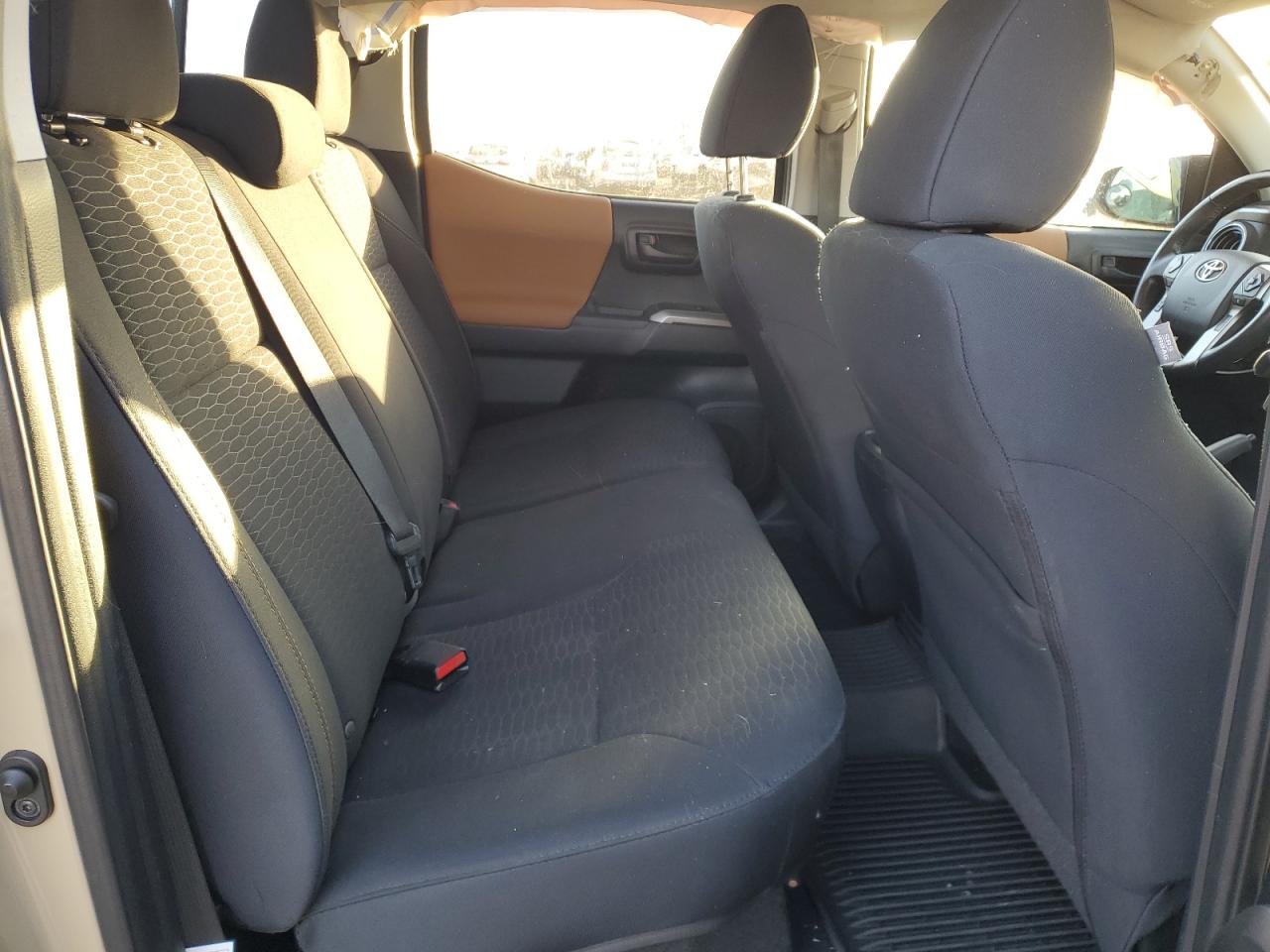 2018 Toyota Tacoma - Image 11