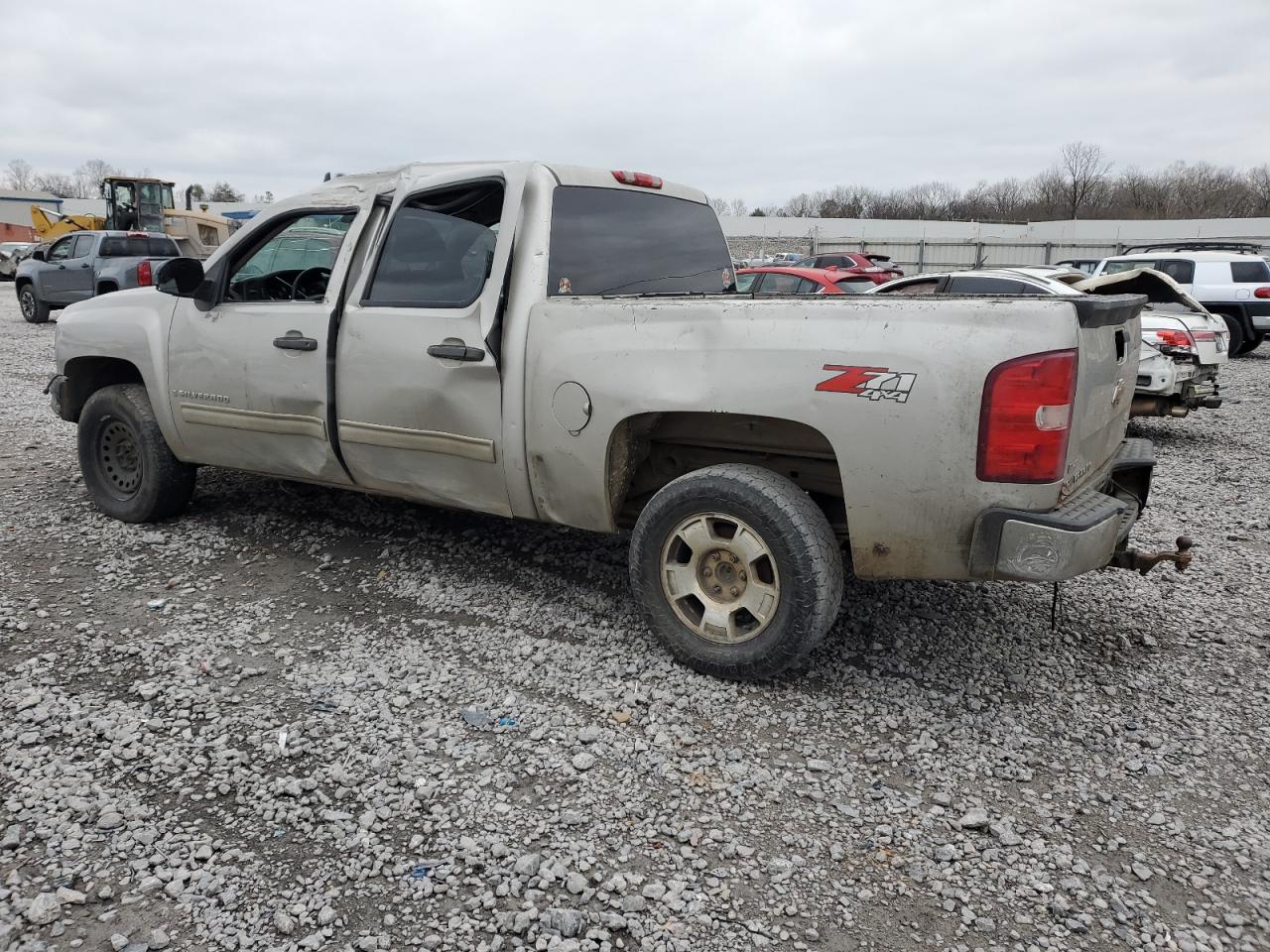 2009 Chevrolet Silverado - Image 2