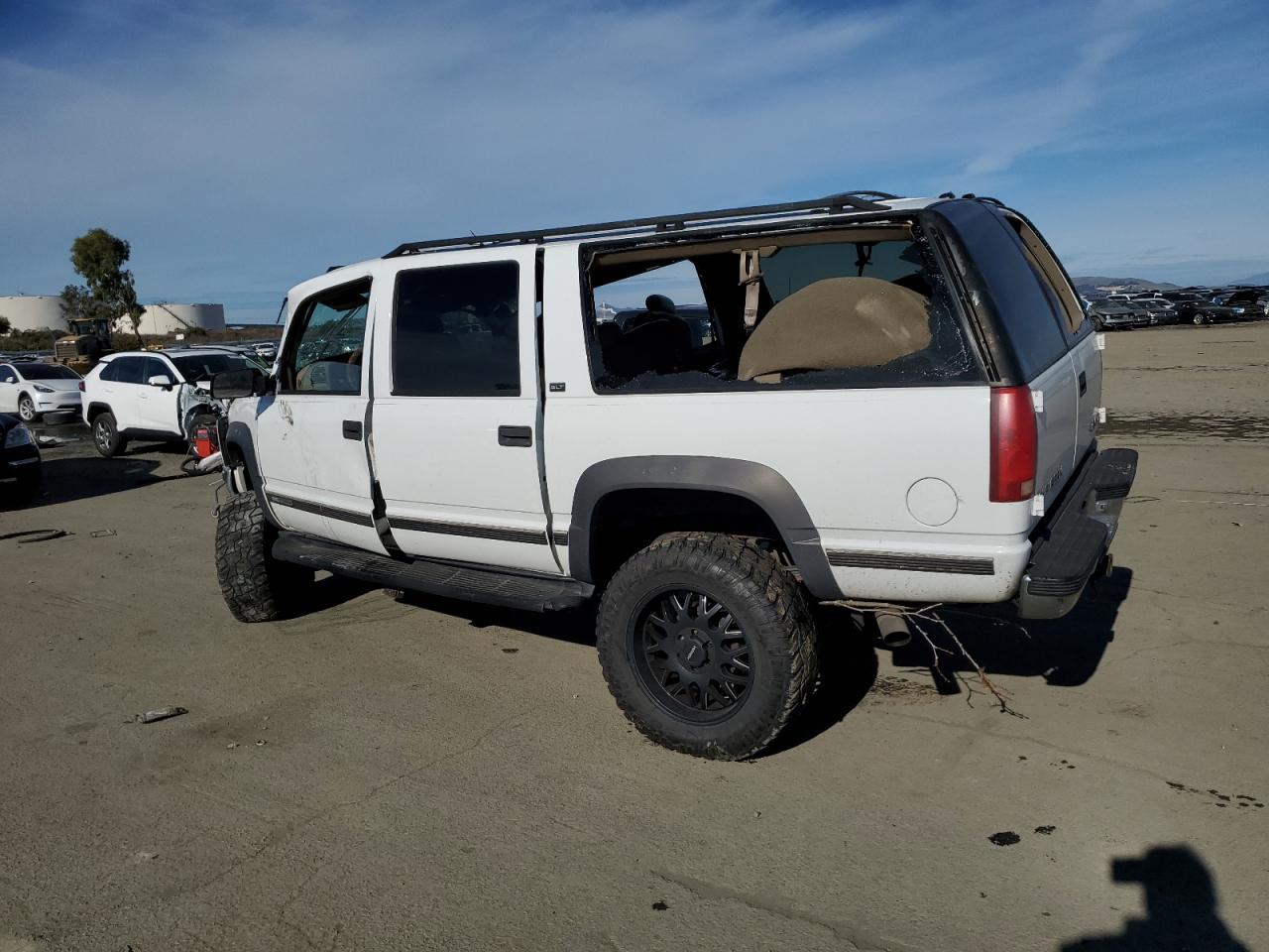 1997 GMC Suburban - Image 2