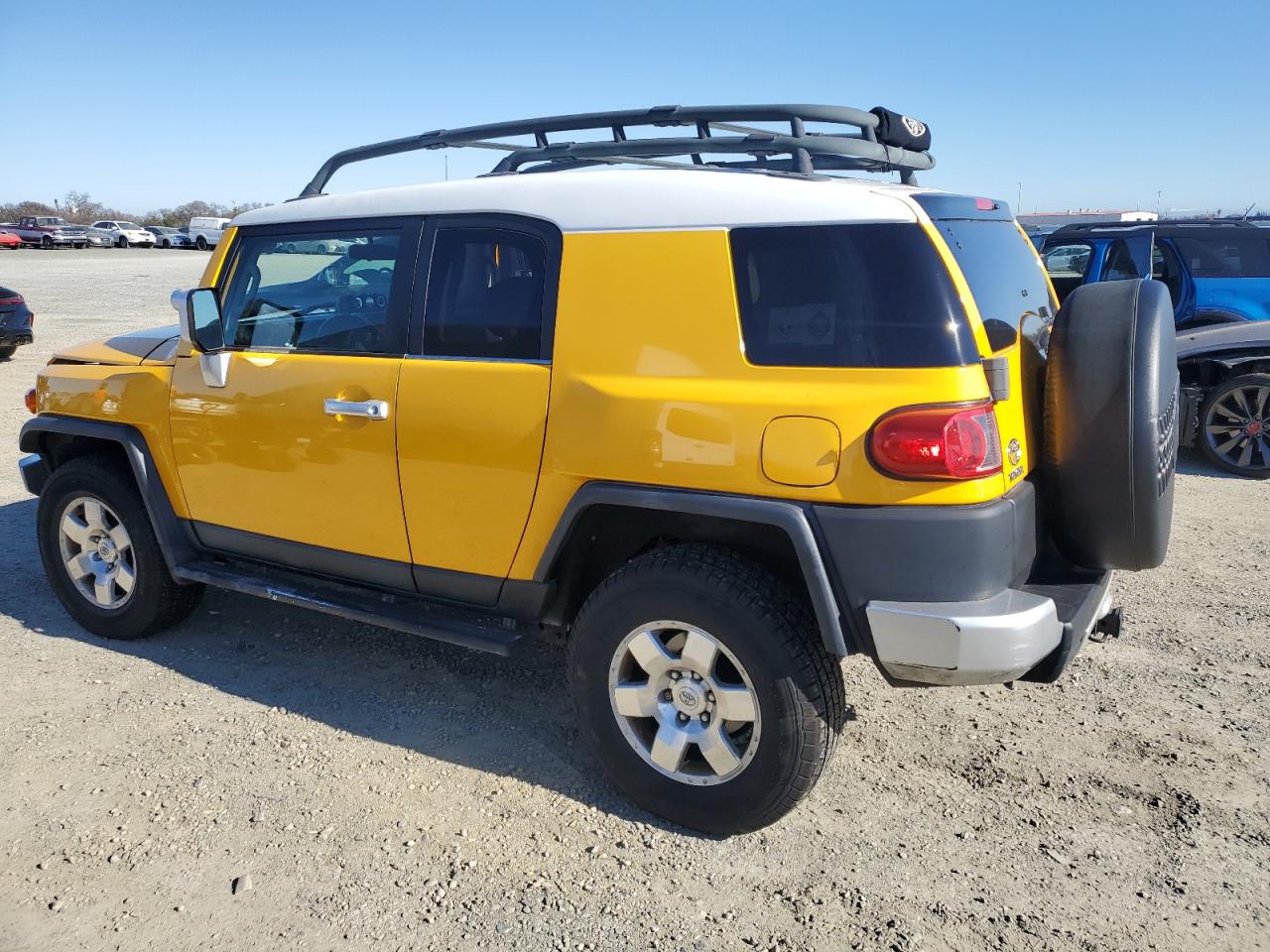 2007 Toyota FJ Cruiser - Image 2