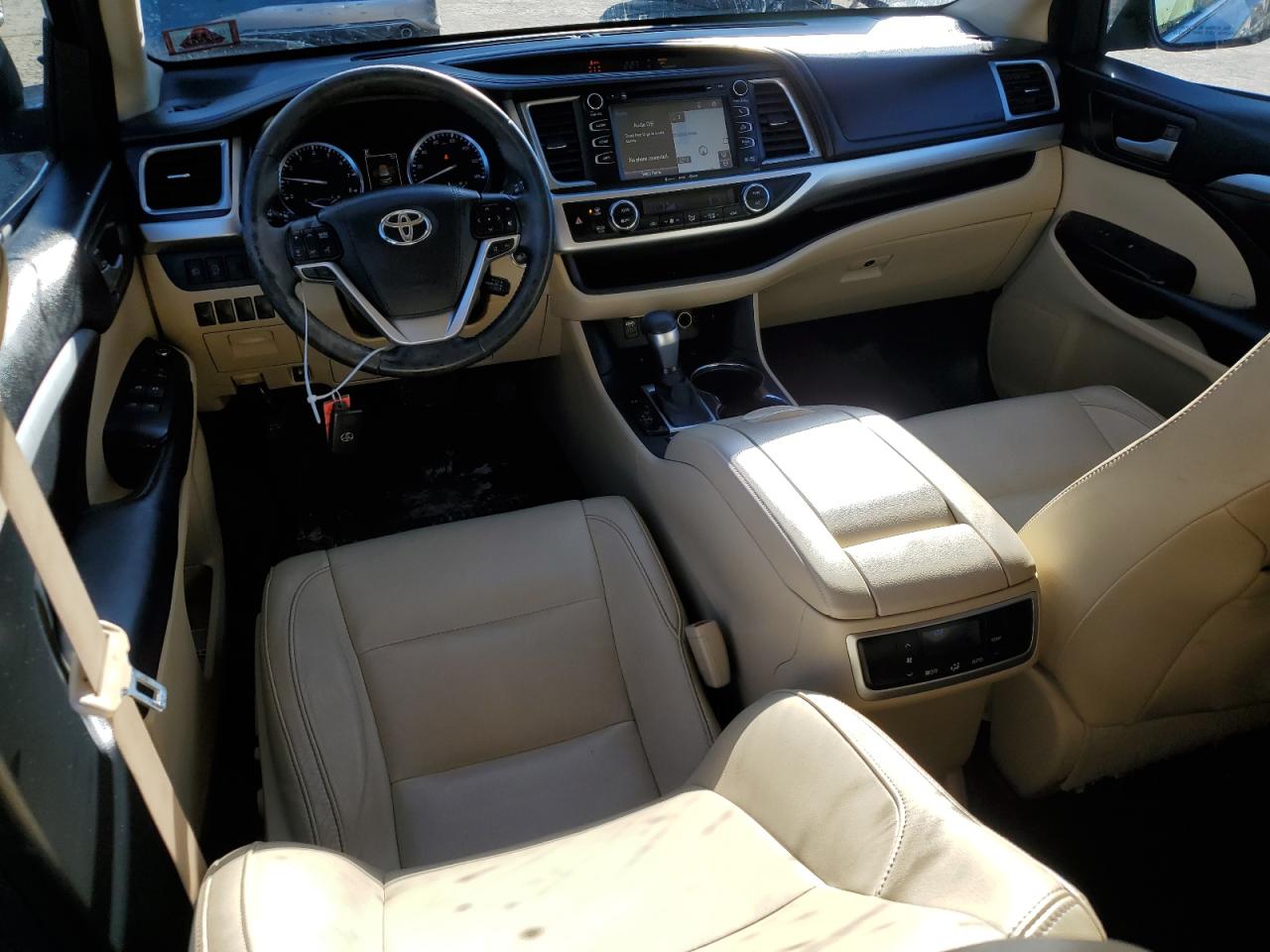2017 Toyota Highlander - Image 8