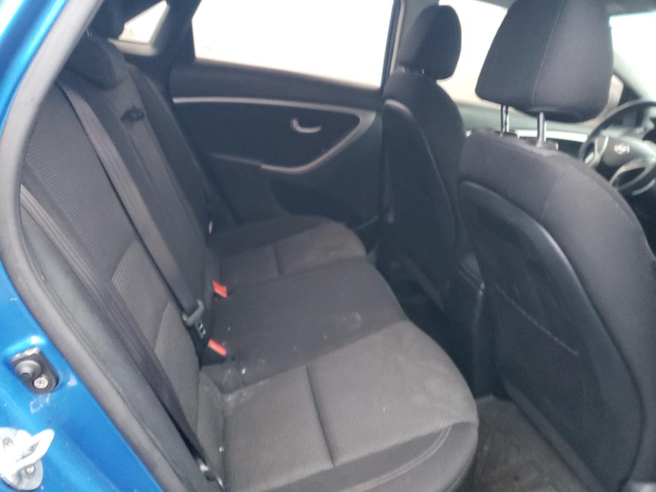 2017 Hyundai Elantra - Image 10