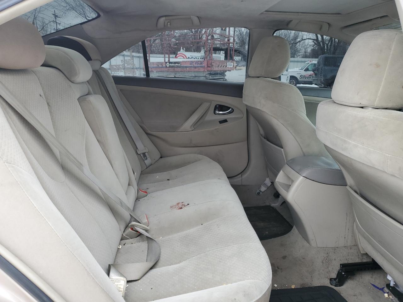 2009 Toyota Camry - Image 10