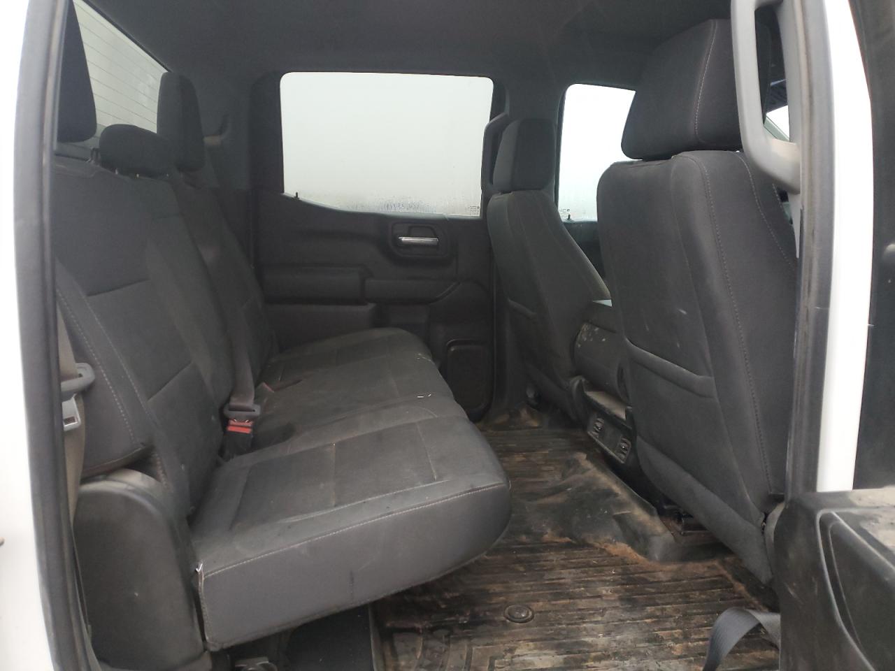 2022 Chevrolet Silverado - Image 10