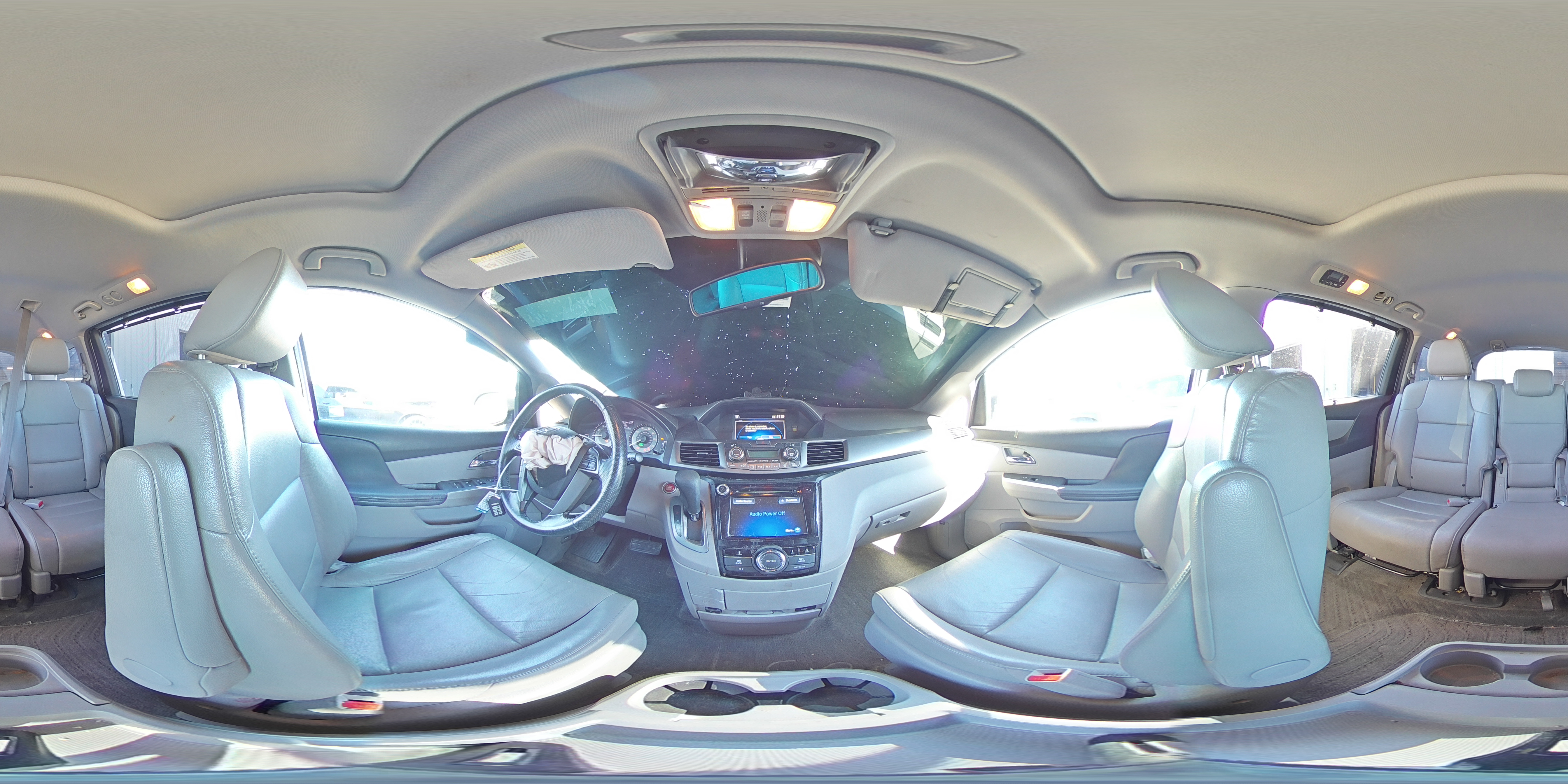 2015 Honda Odyssey - Image 15