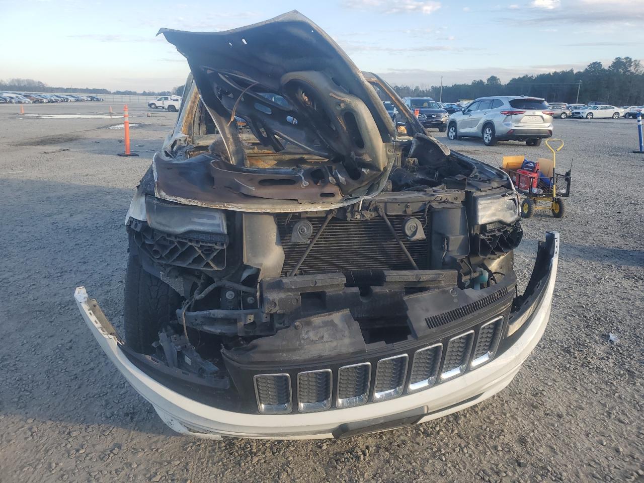 2014 Jeep Grand Cherokee - Image 5