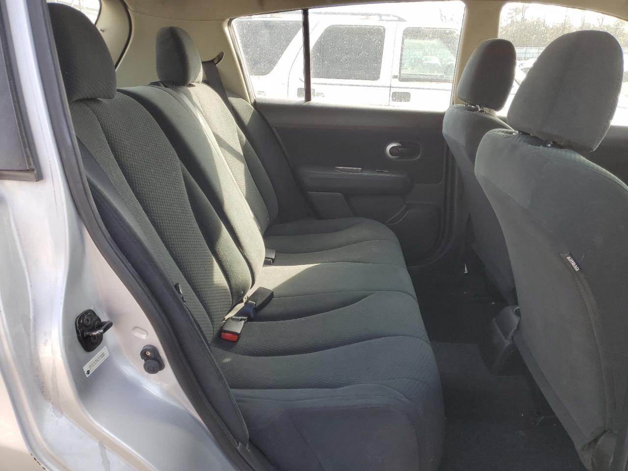 2012 Nissan Versa - Image 10