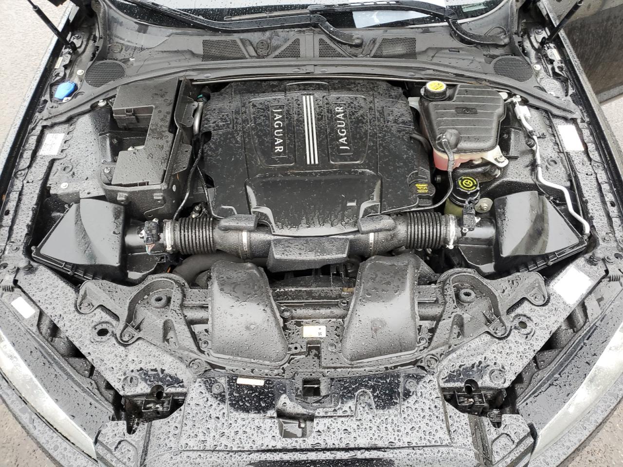 2012 Jaguar XF - Image 11