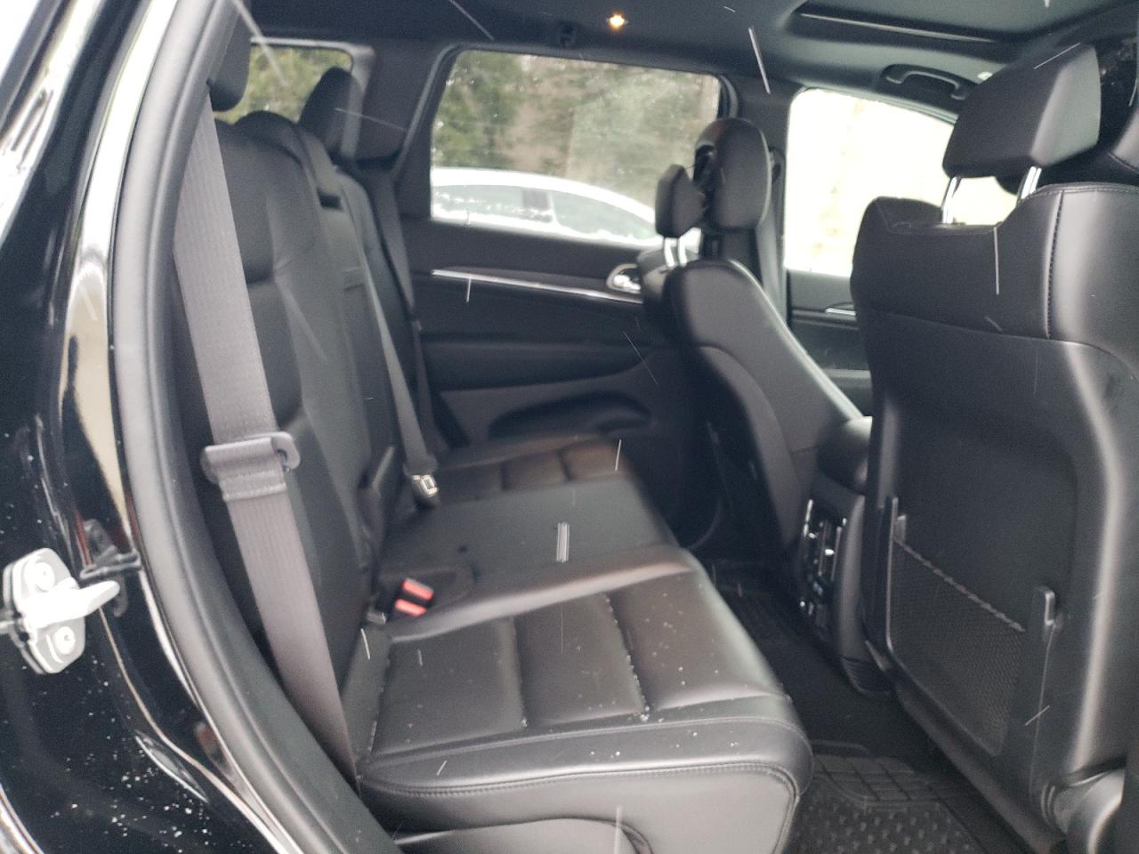 2020 Jeep Grand Cherokee - Image 11