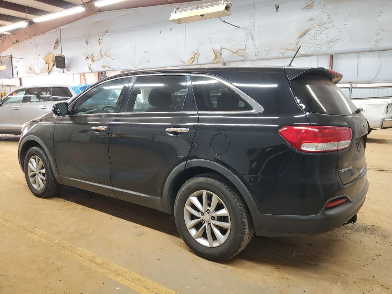 2016 Kia Sorento - Image 2