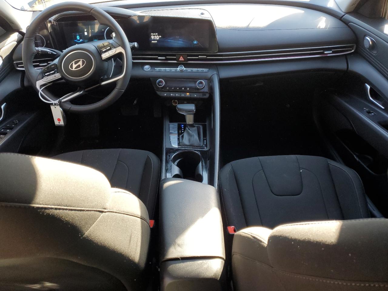 2024 Hyundai Elantra - Image 8
