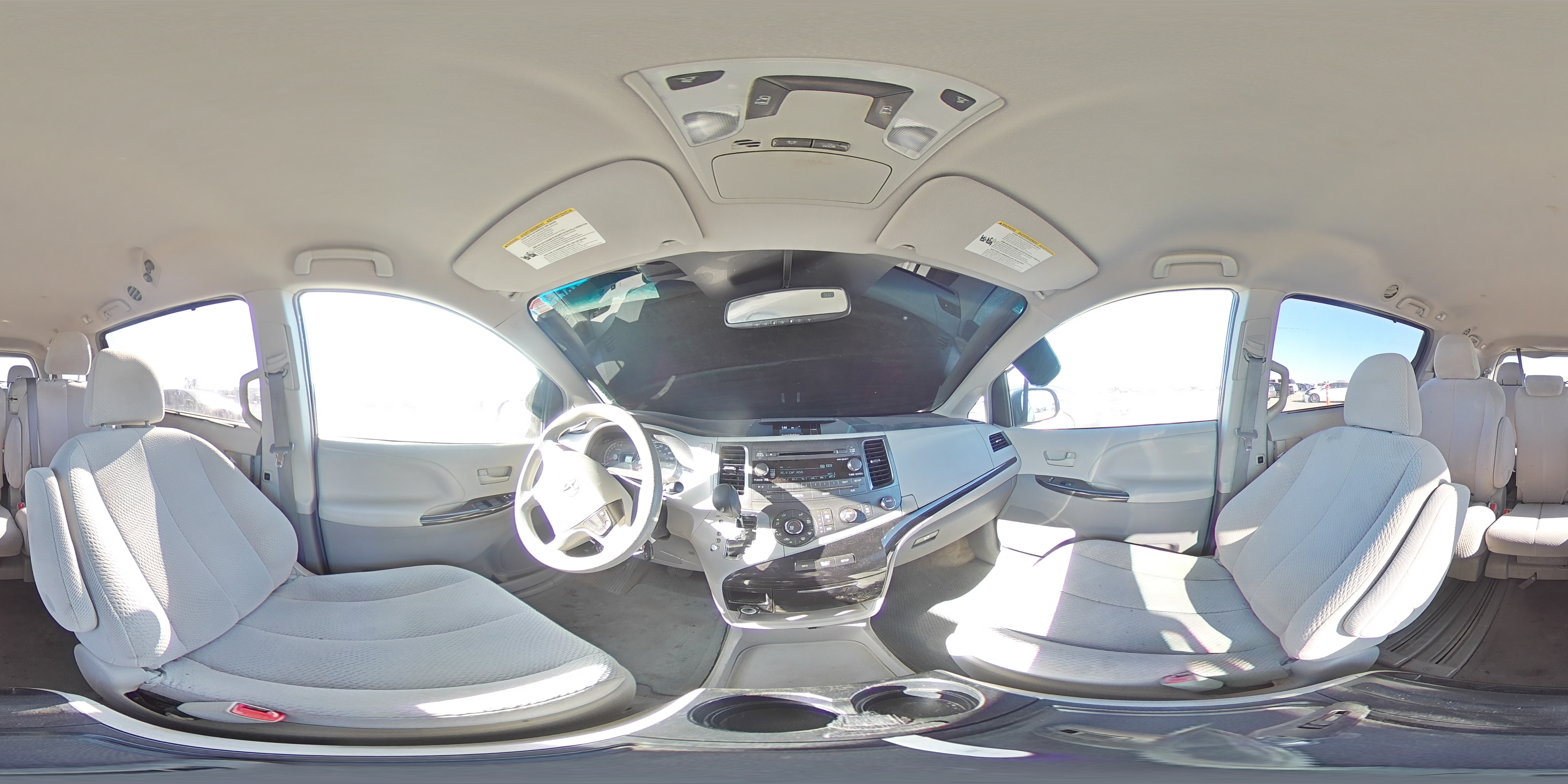 2012 Toyota Sienna - Image 14
