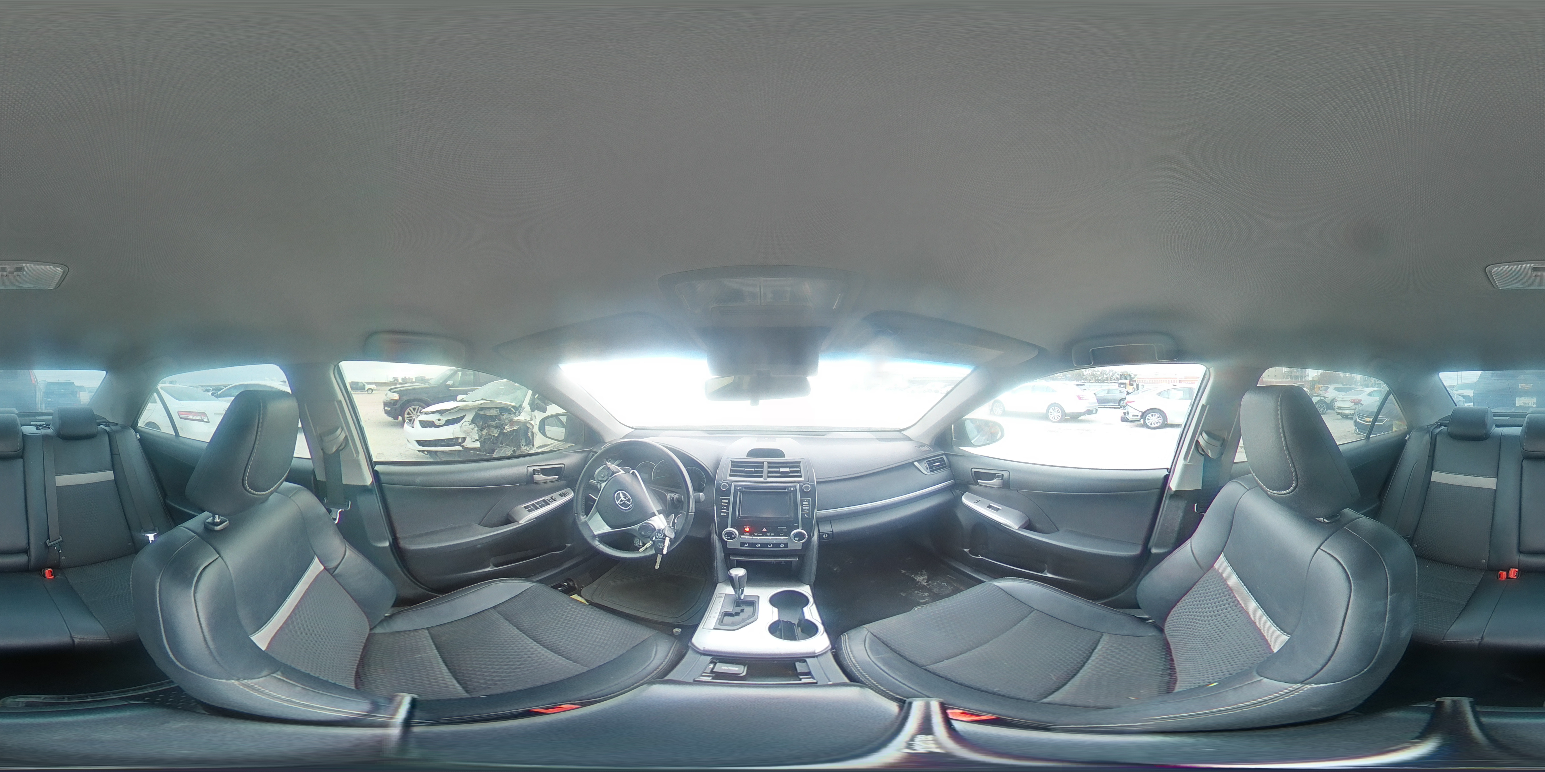 2014 Toyota Camry - Image 13