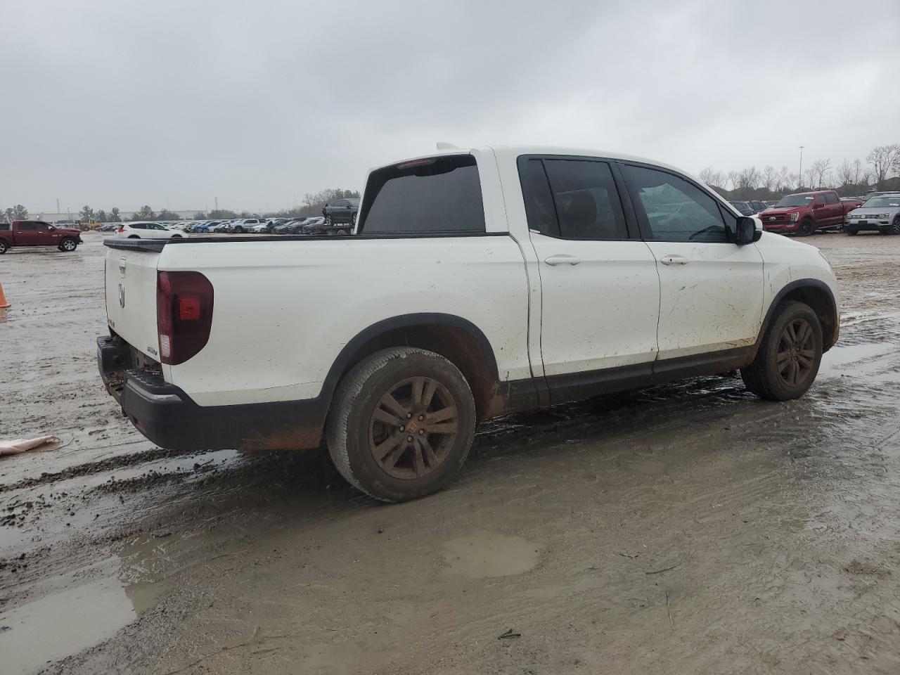 2019 Honda Ridgeline - Image 3