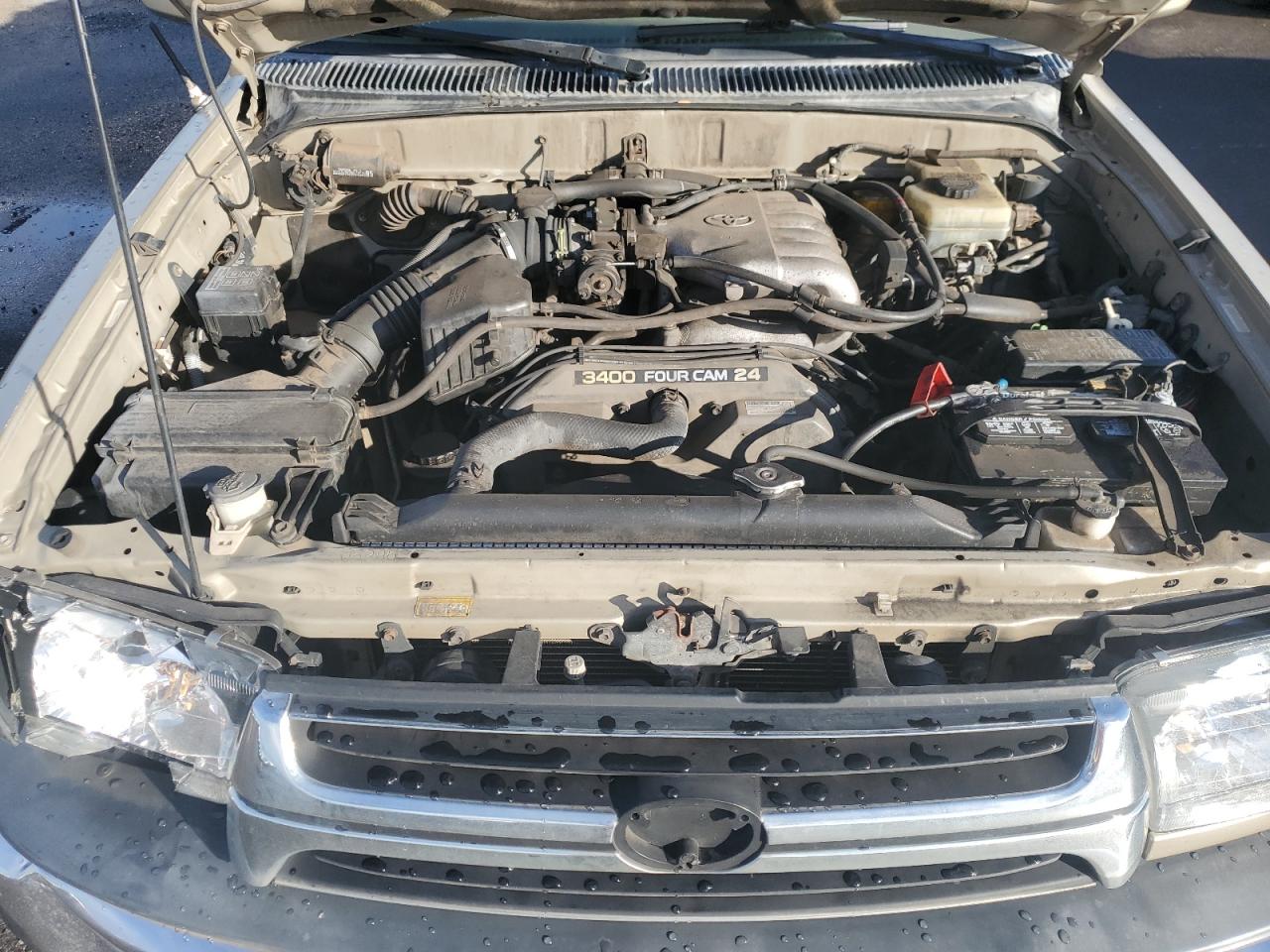 2002 Toyota 4Runner - Image 12