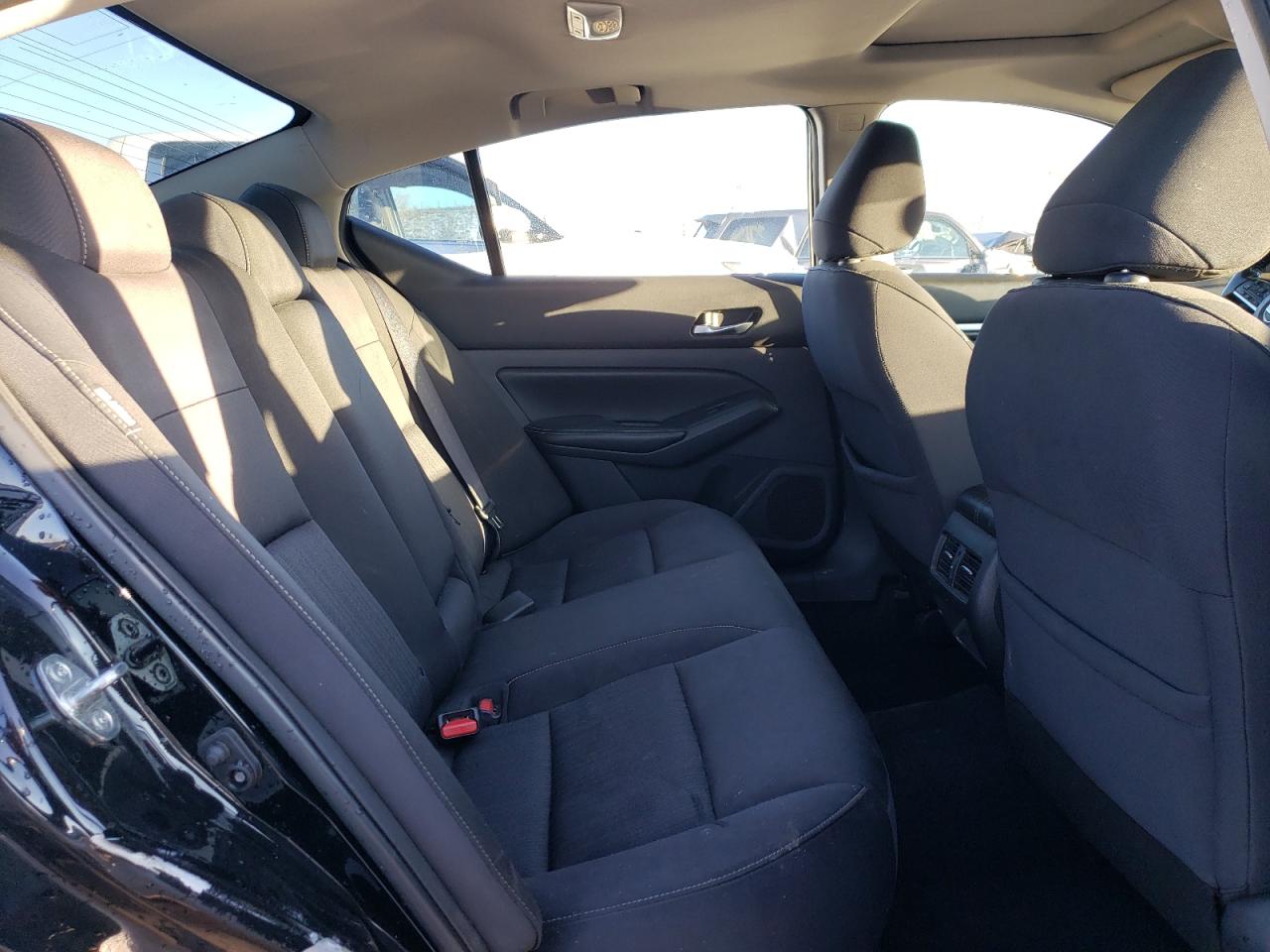 2019 Nissan Altima - Image 10