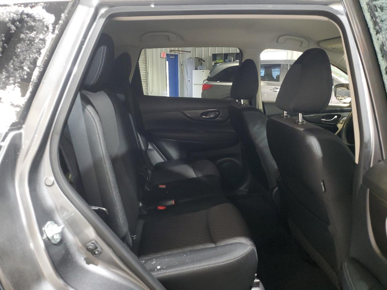 2019 Nissan Rogue - Image 11