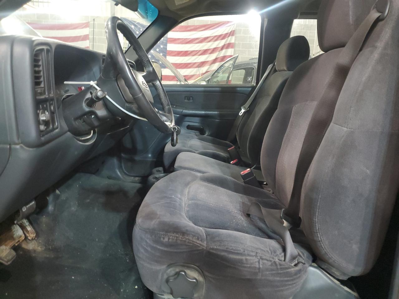2002 Chevrolet Silverado - Image 7