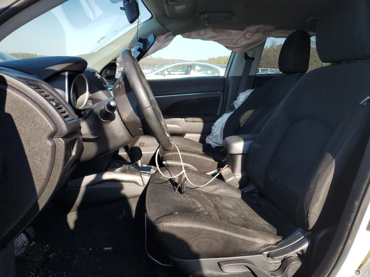 2015 Mitsubishi Outlander - Image 7