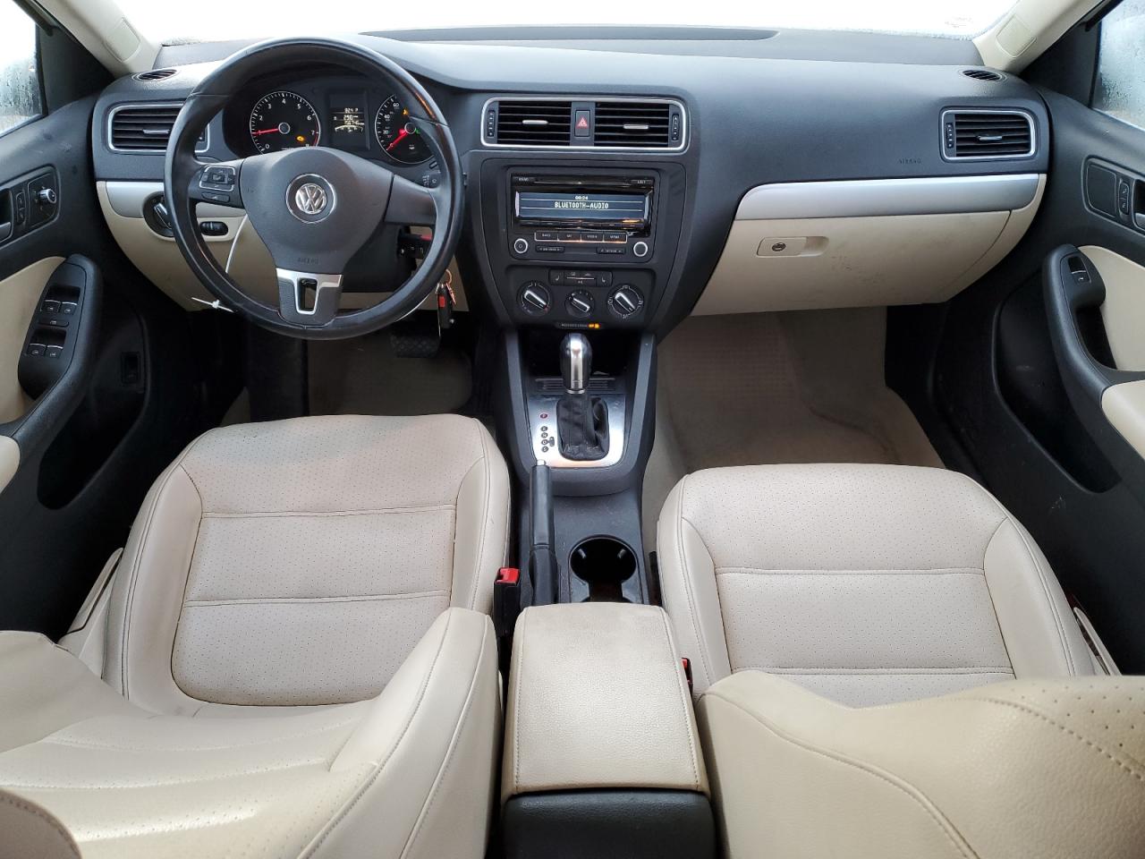 2014 Volkswagen Jetta - Image 8