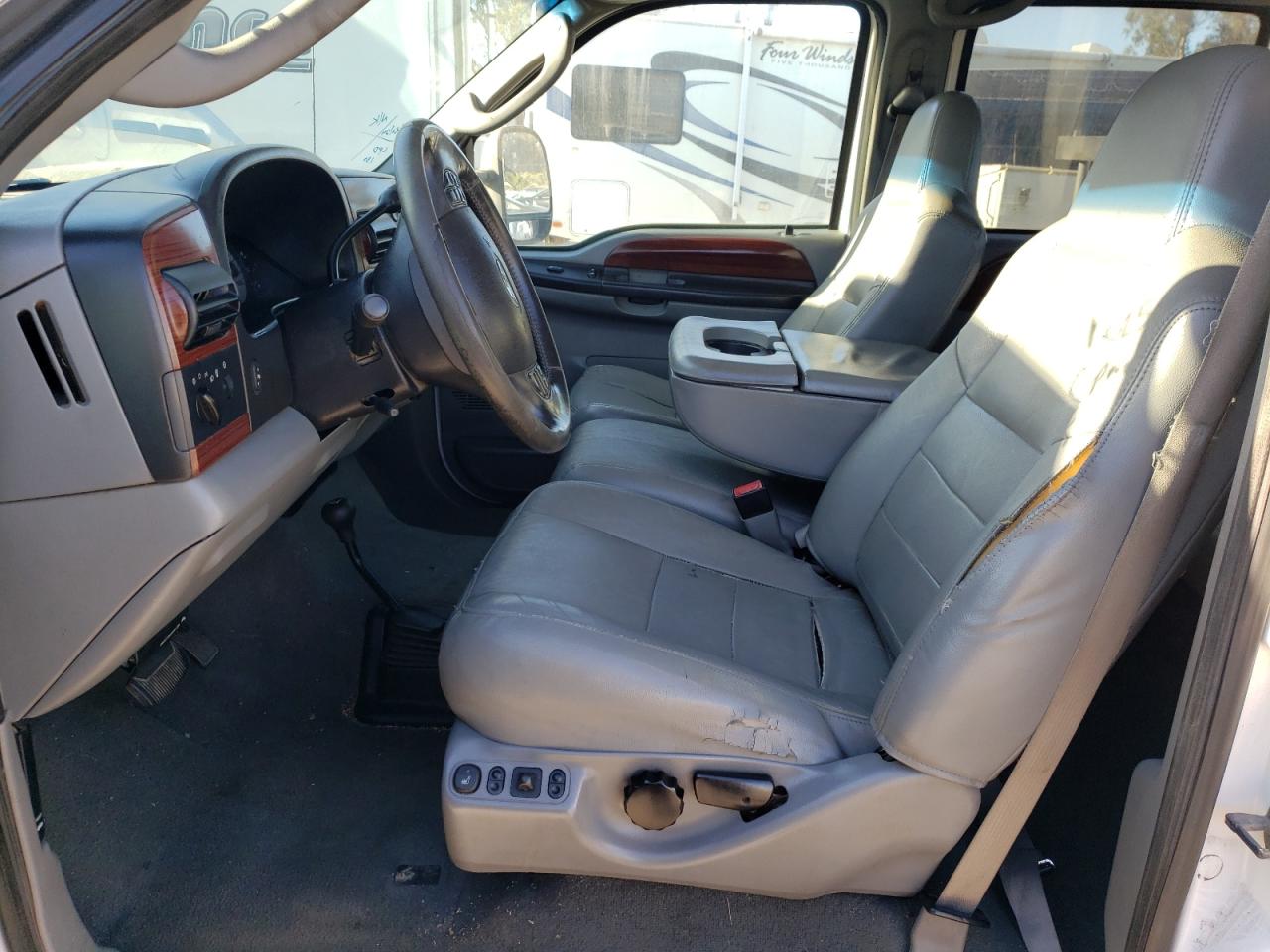 2006 Ford F350 - Image 7