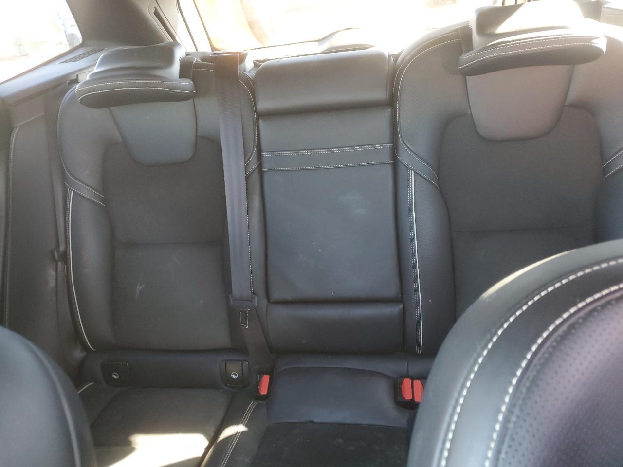 2019 Volvo XC60 - Image 10