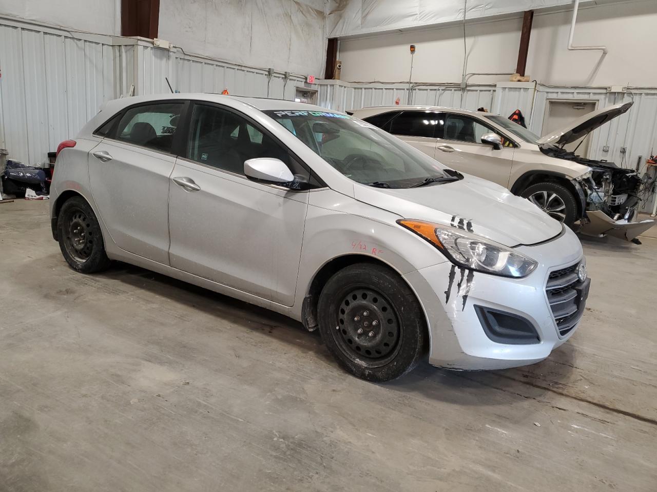 2016 Hyundai Elantra - Image 4