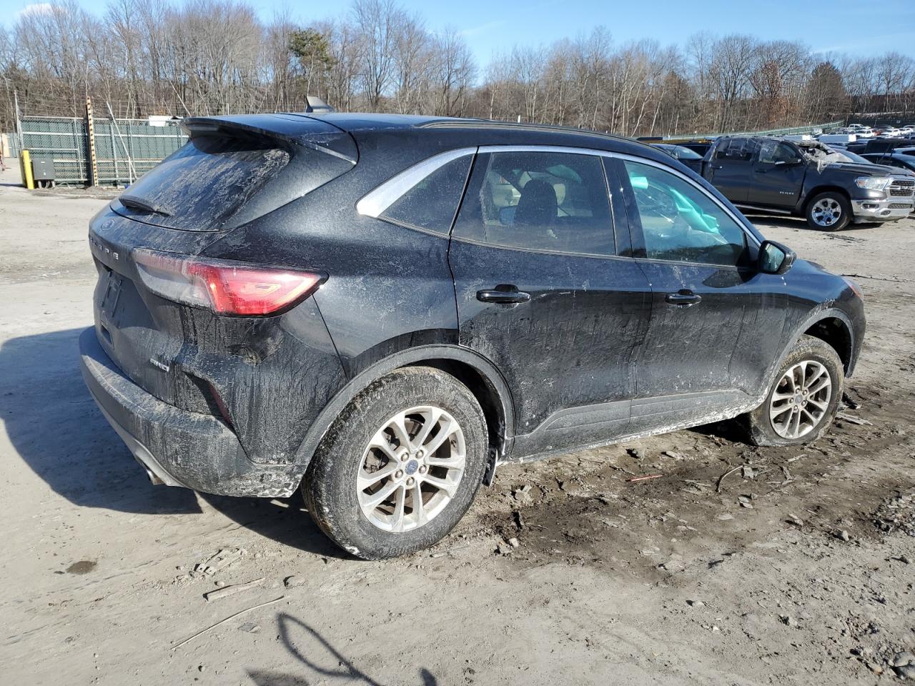 2022 Ford Escape - Image 3