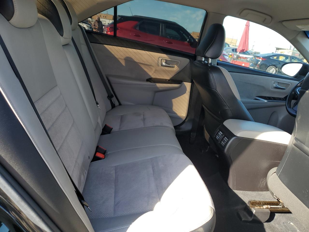 2016 Toyota Camry - Image 10