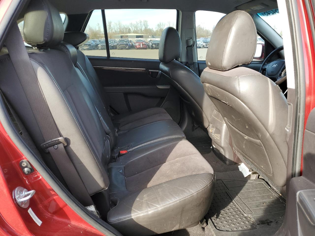 2010 Hyundai Santa Fe - Image 10