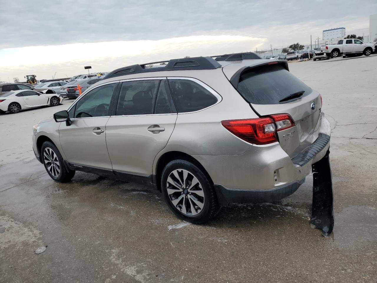 2016 Subaru Outback - Image 2