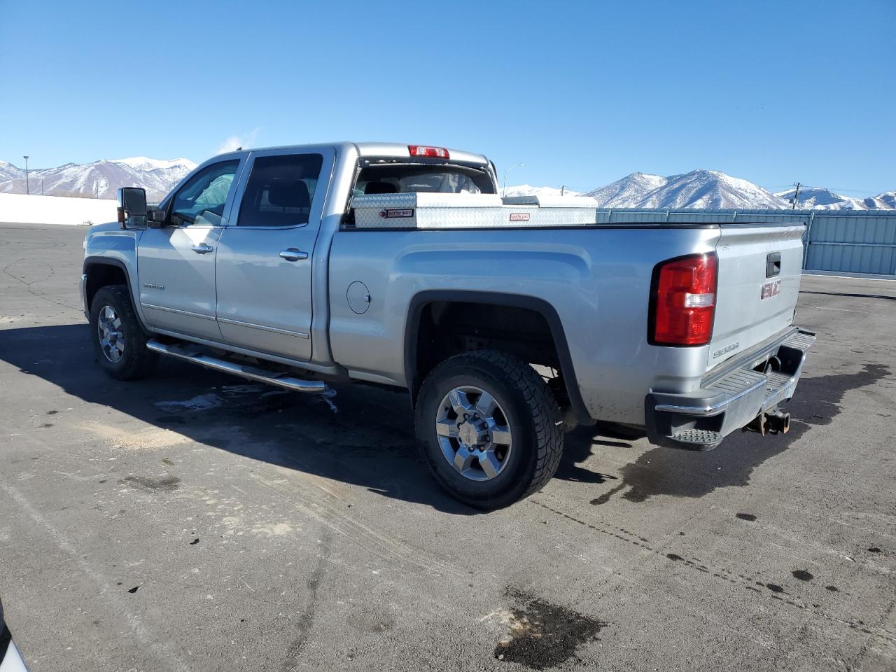 2017 GMC Sierra - Image 2