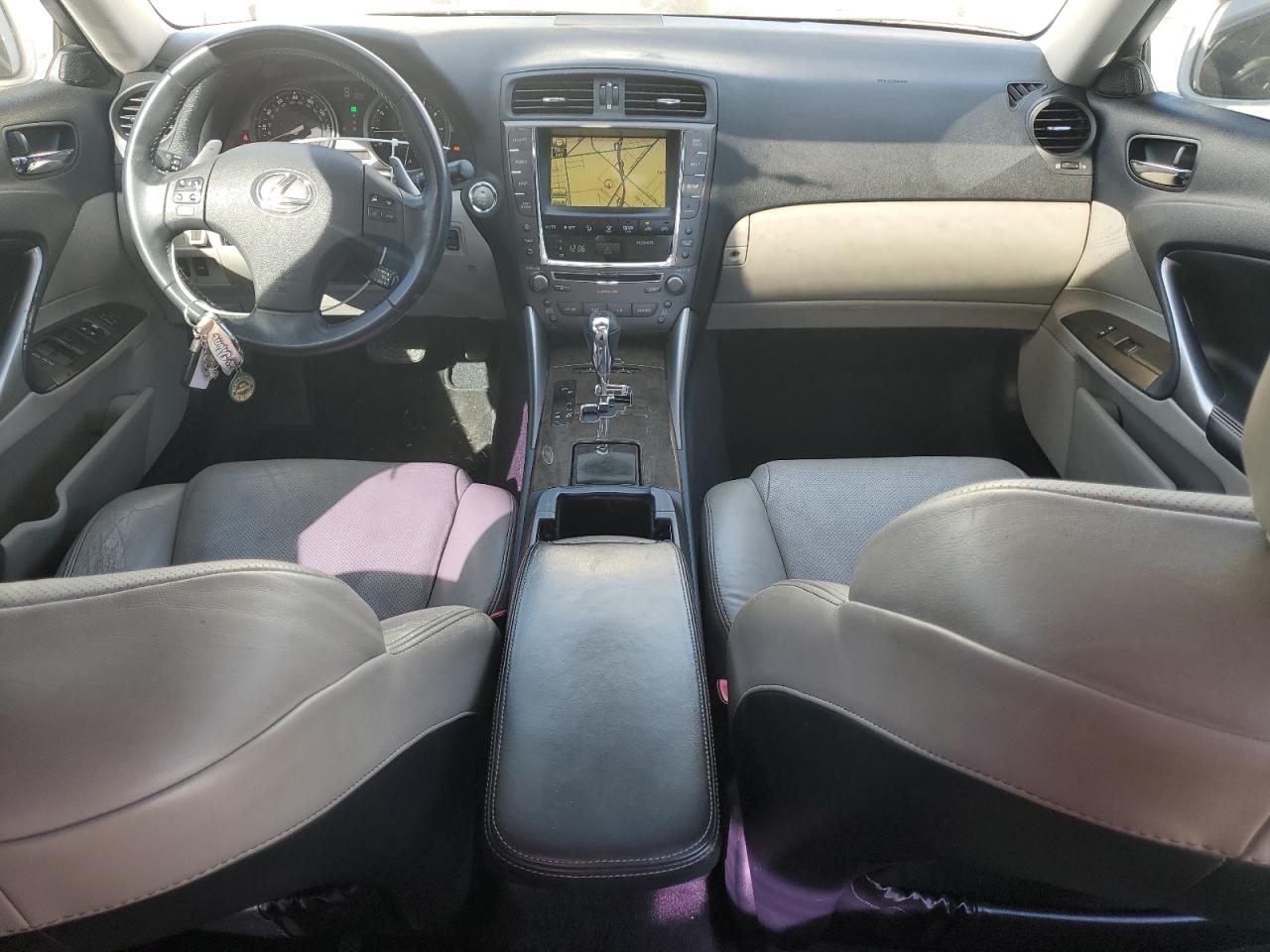 2010 Lexus IS - Image 8