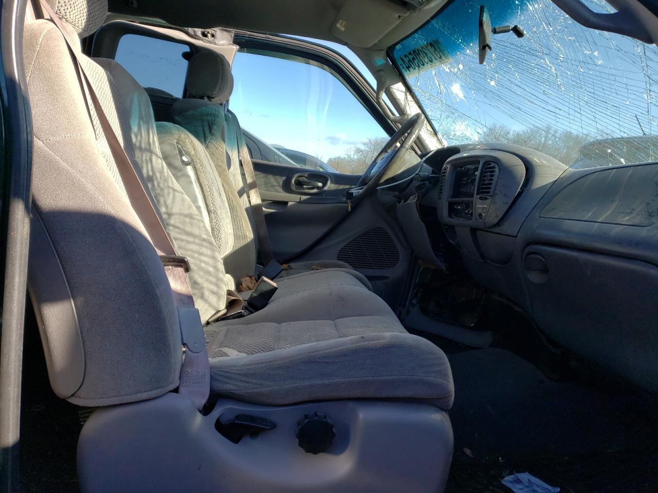 2002 Ford F150 VIN: 2FTRX17282CA21948 Lot: 87390564