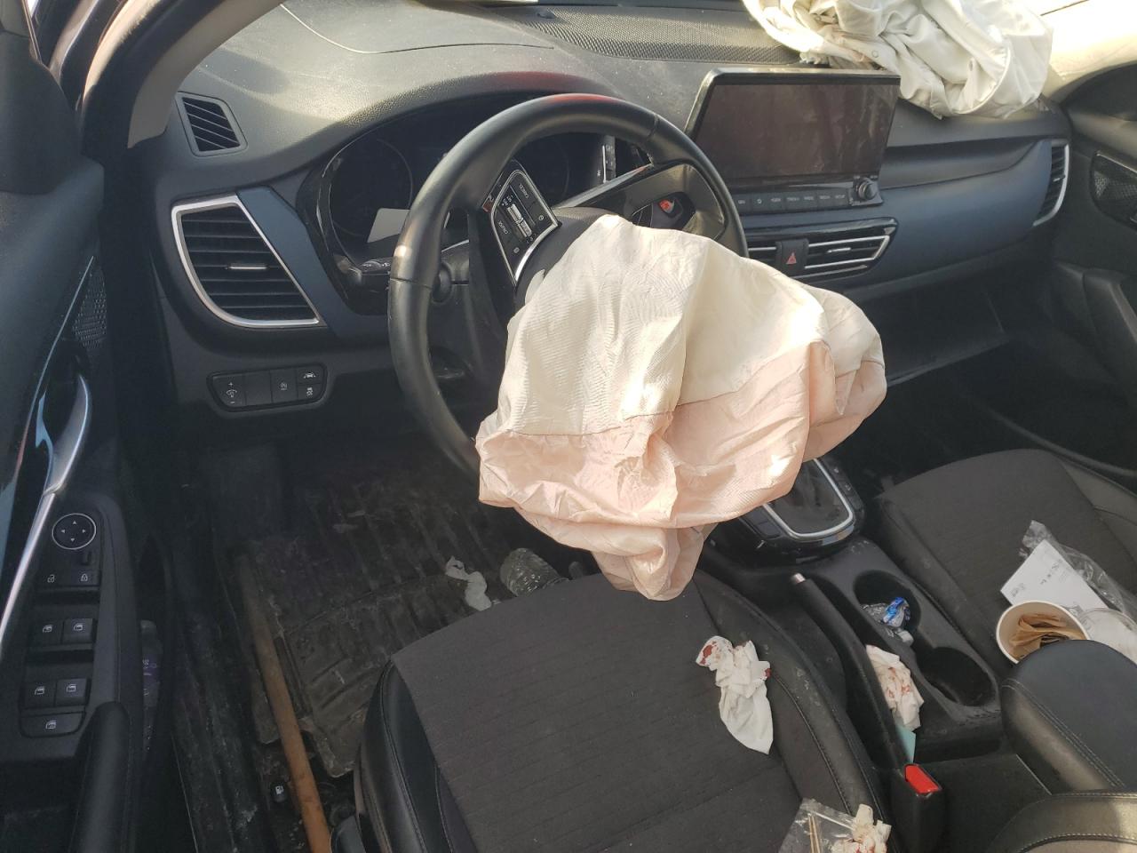 2023 Kia Seltos - Image 8