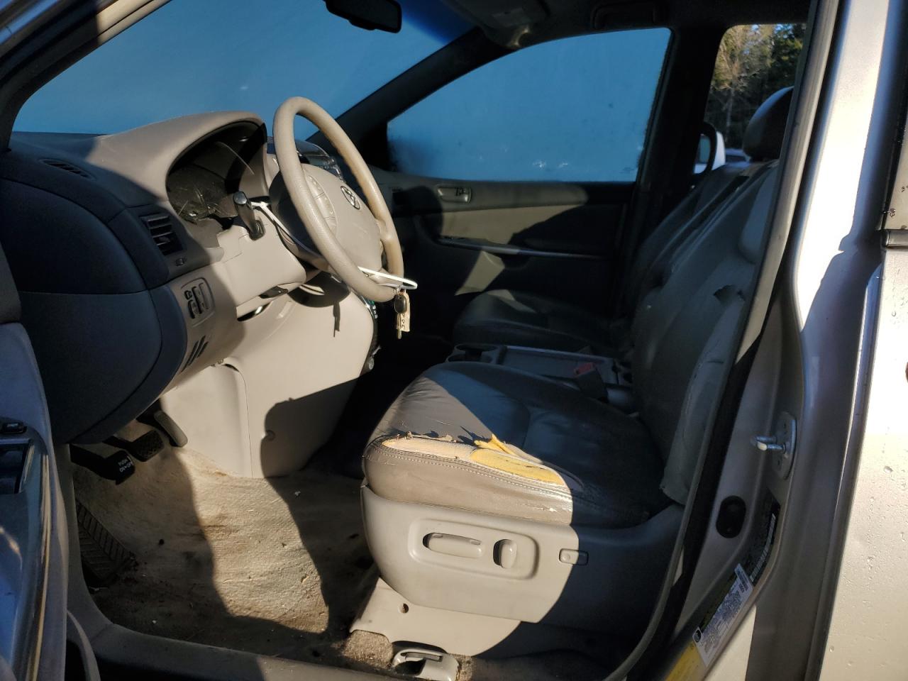 2006 Toyota Sienna - Image 7