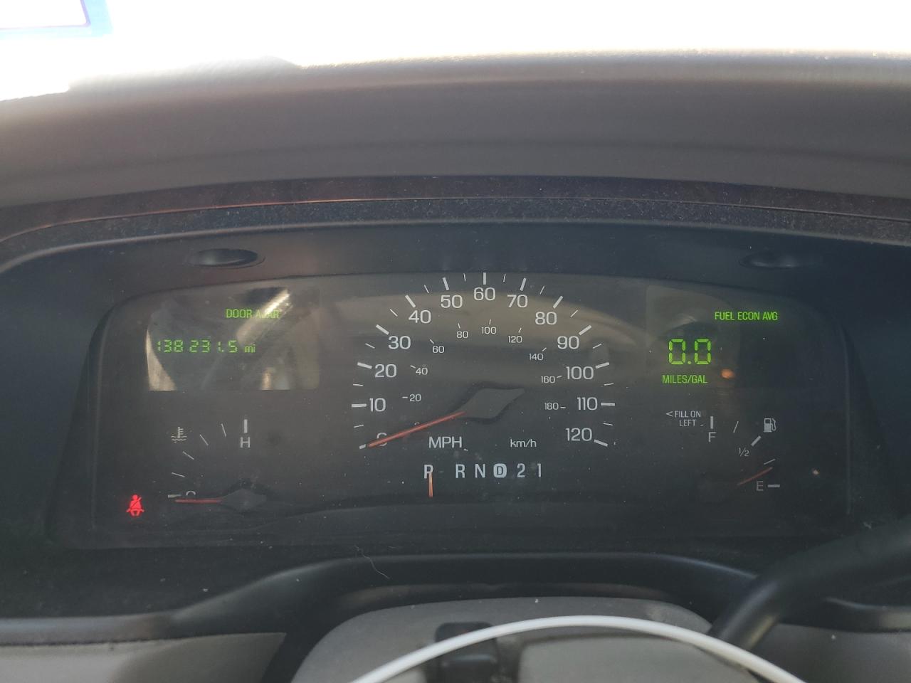 1999 Lincoln Town Car - Image 9