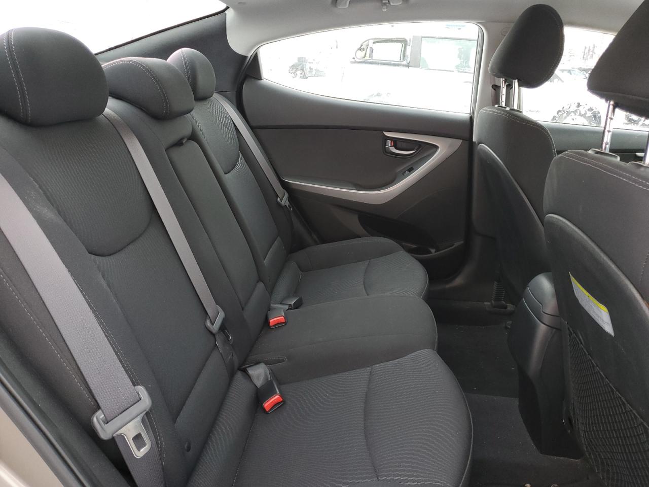 2015 Hyundai Elantra - Image 10