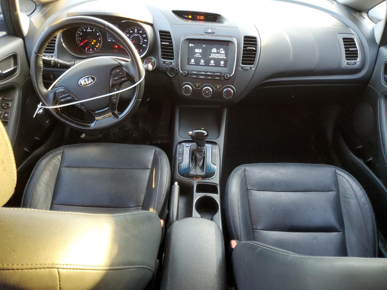 2017 Kia Forte - Image 8