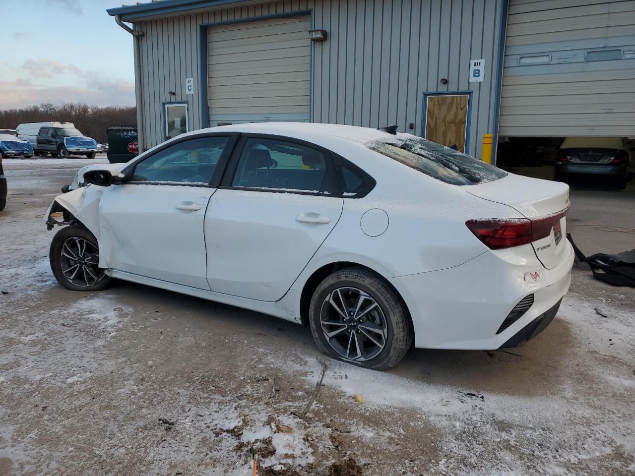 2022 Kia Forte - Image 2
