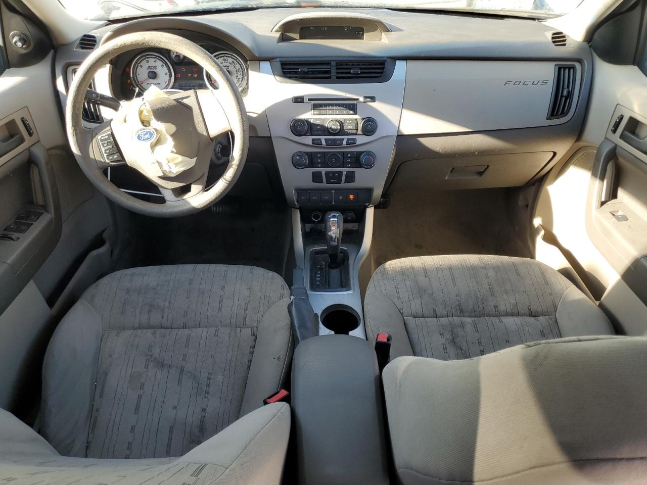 2010 Ford Focus - Image 8