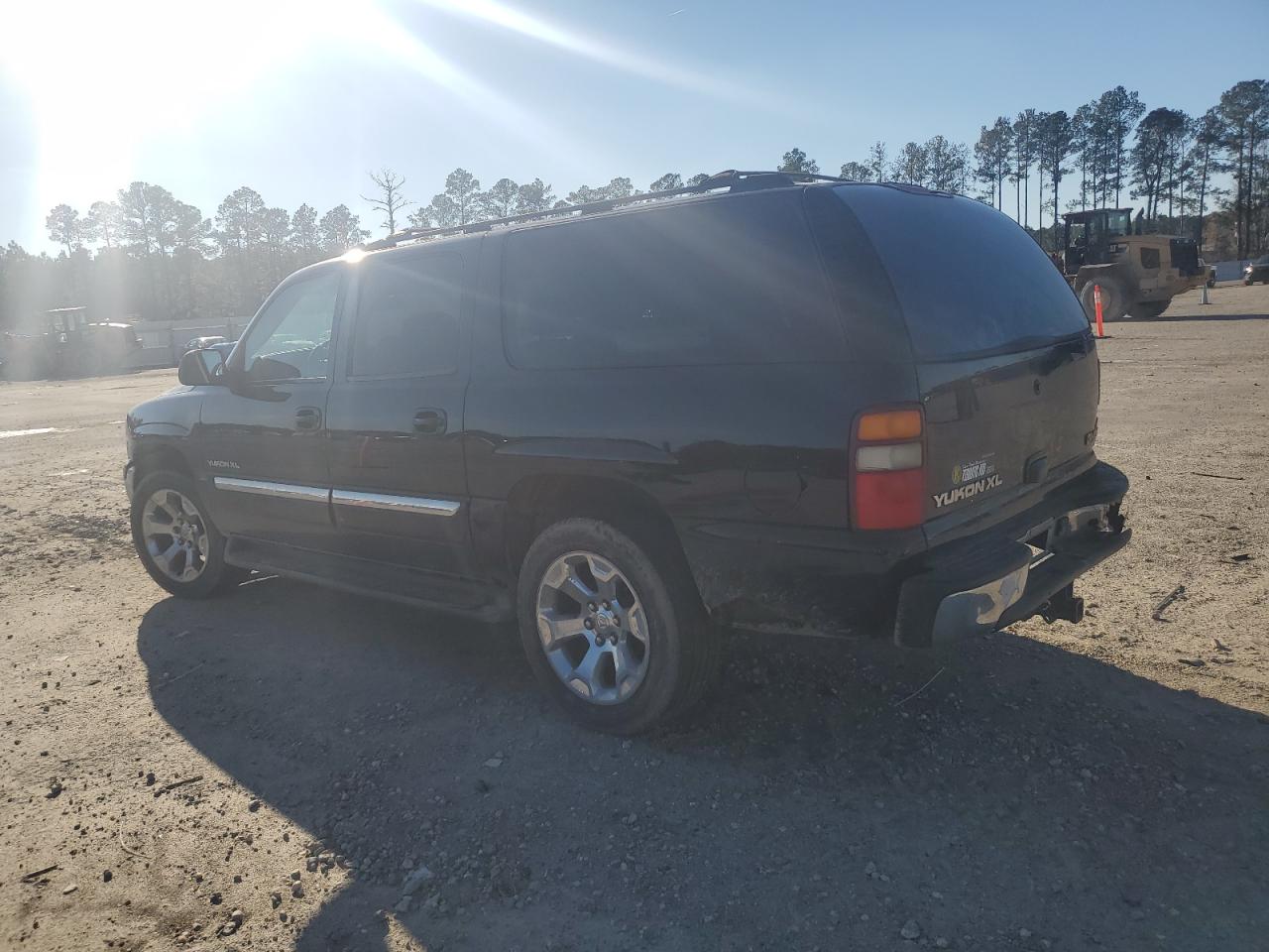 2002 GMC Yukon - Image 2