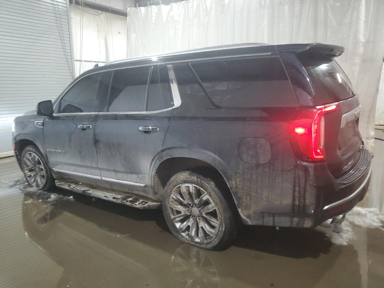 2021 GMC Yukon - Image 2