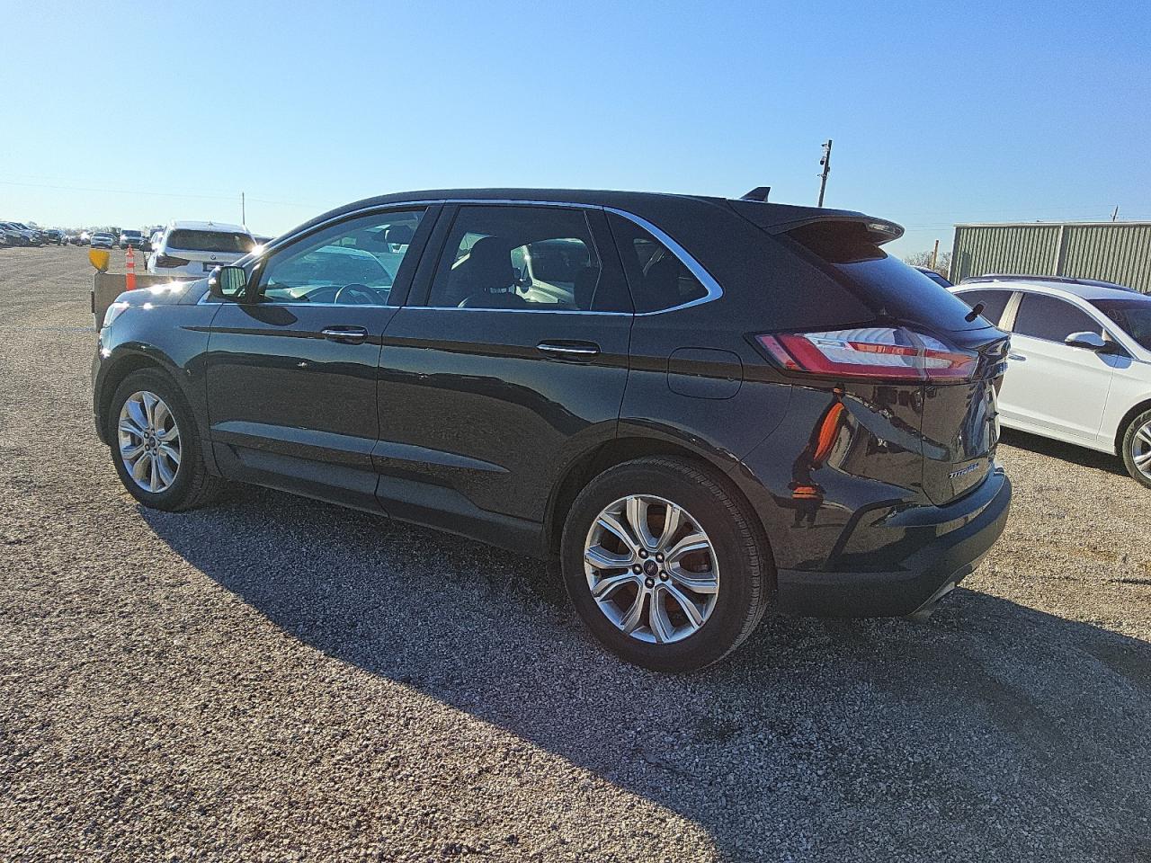 2021 Ford Edge - Image 2