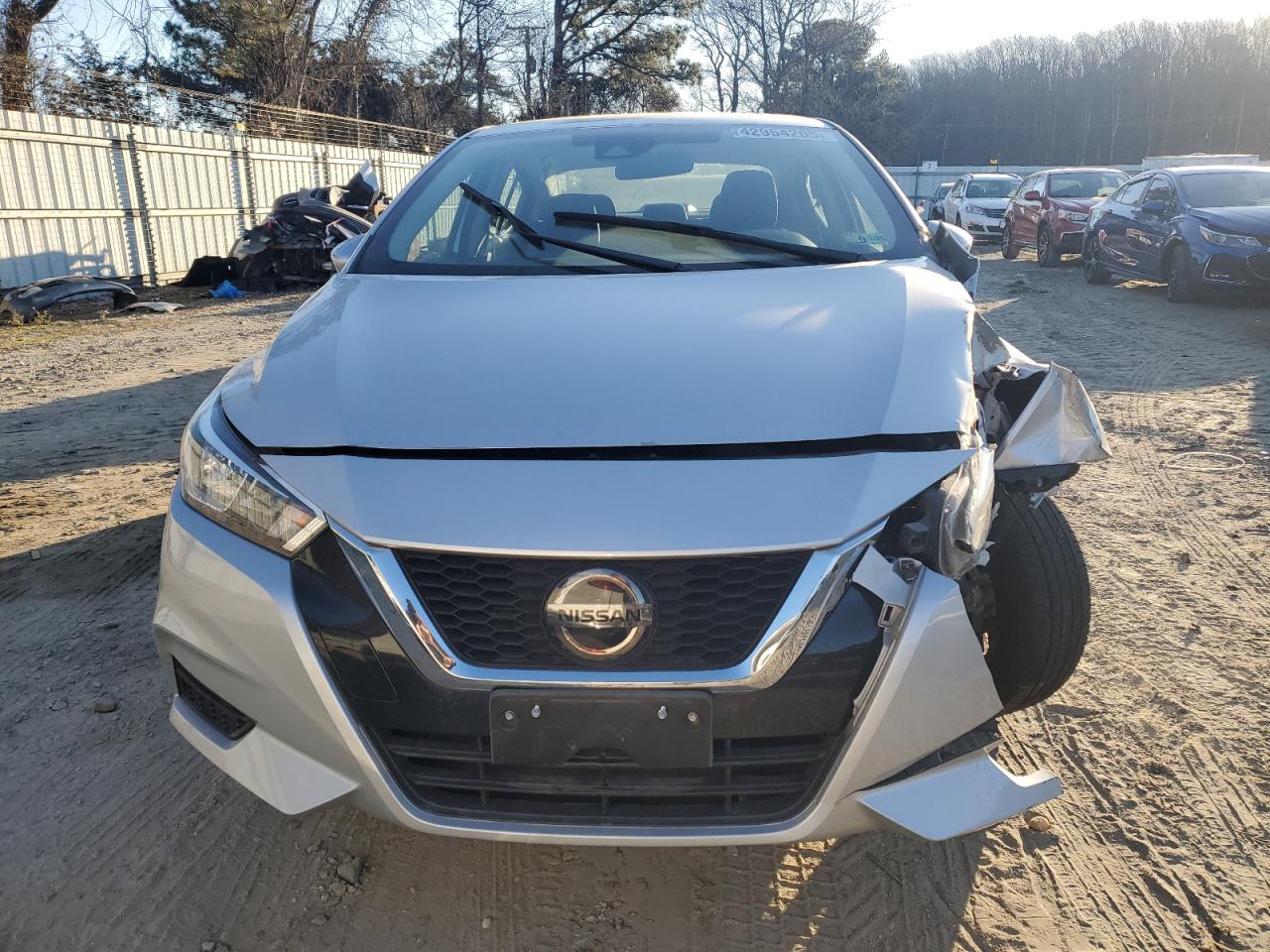 2020 Nissan Versa - Image 5