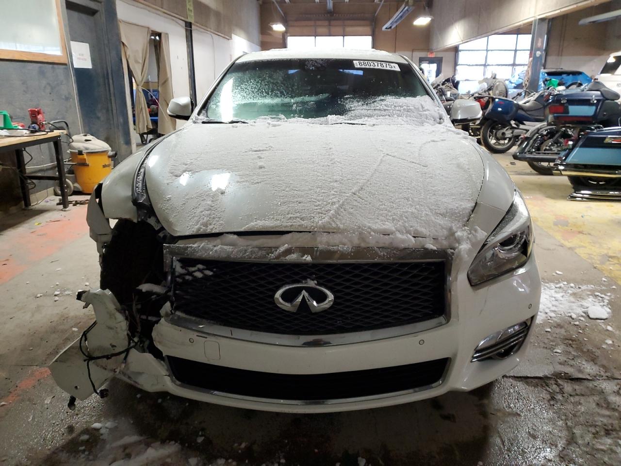 2019 Infiniti Q70 - Image 5