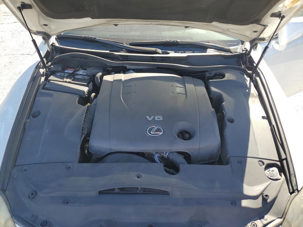 2010 Lexus IS - Image 11