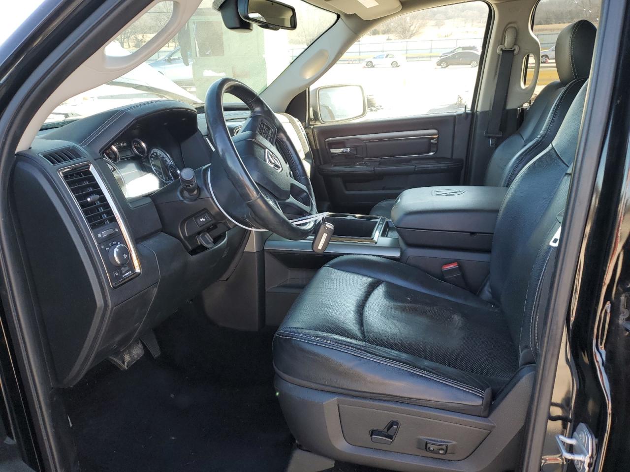 2015 RAM 1500 - Image 7