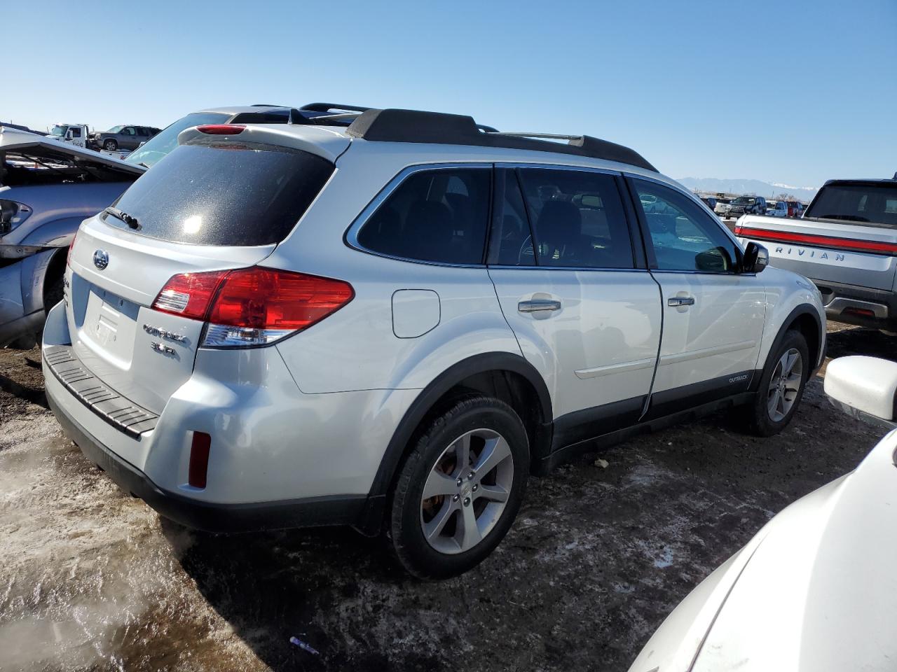 2014 Subaru Outback - Image 3