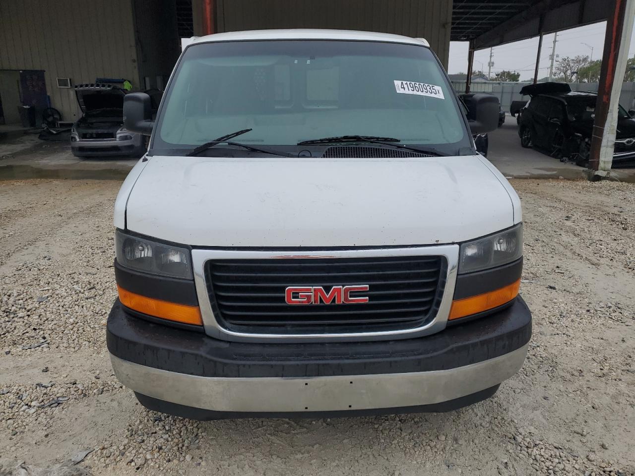 2017 GMC Savana - Image 5